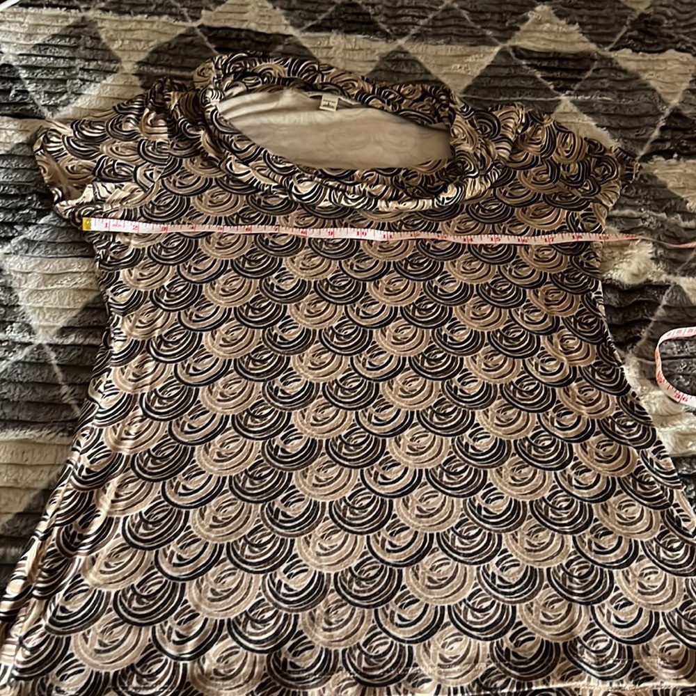 Banana Republic short sleeve,droopy neck area shirt size L